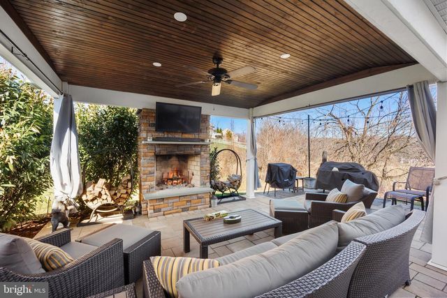 34 BUTTERWORTH CT, Downingtown, PA 19335