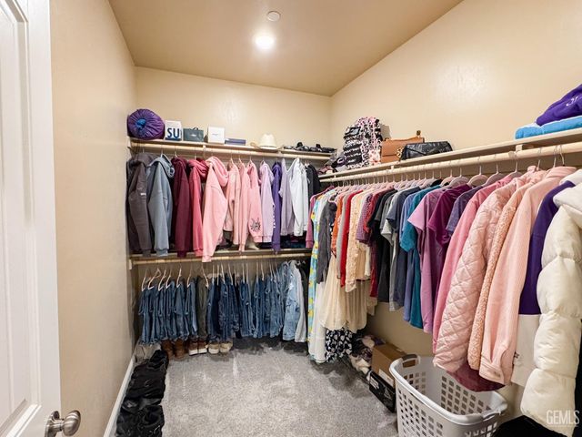 9512 Laurel Ridge Lane, Shafter, CA 93263