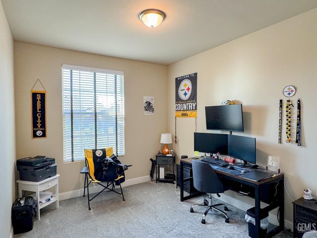 9512 Laurel Ridge Lane, Shafter, CA 93263