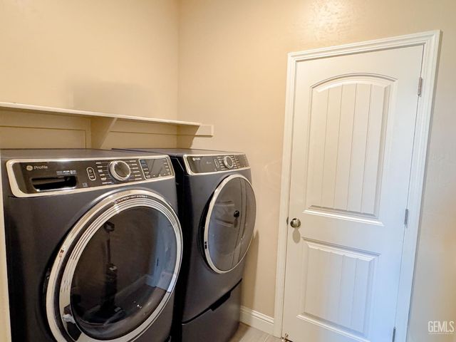 9512 Laurel Ridge Lane, Shafter, CA 93263