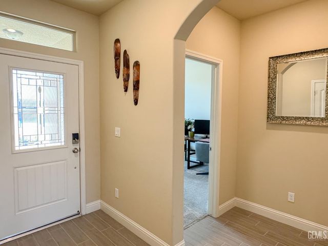 9512 Laurel Ridge Lane, Shafter, CA 93263