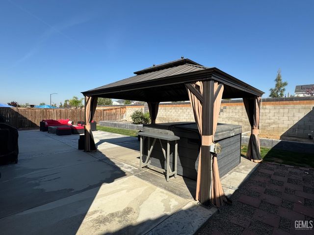 9512 Laurel Ridge Lane, Shafter, CA 93263