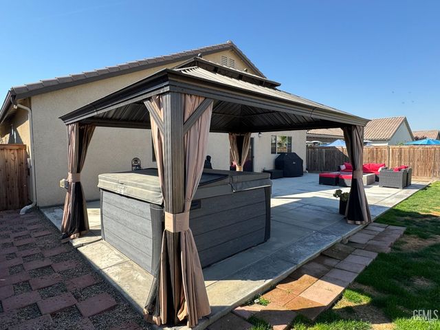 9512 Laurel Ridge Lane, Shafter, CA 93263