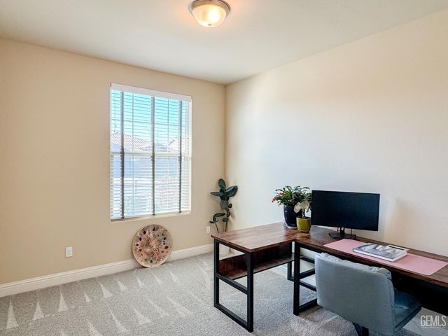 9512 Laurel Ridge Lane, Shafter, CA 93263