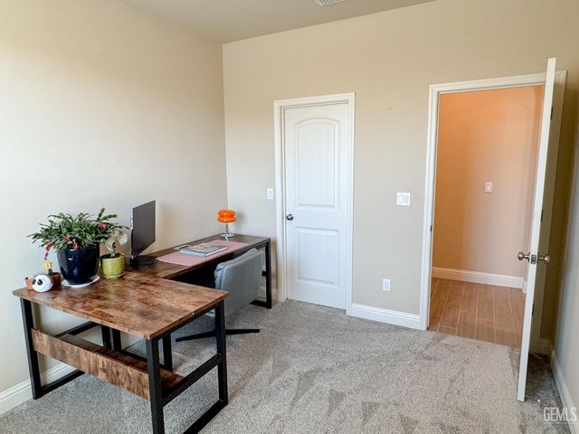 9512 Laurel Ridge Lane, Shafter, CA 93263