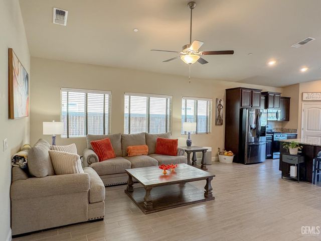 9512 Laurel Ridge Lane, Shafter, CA 93263