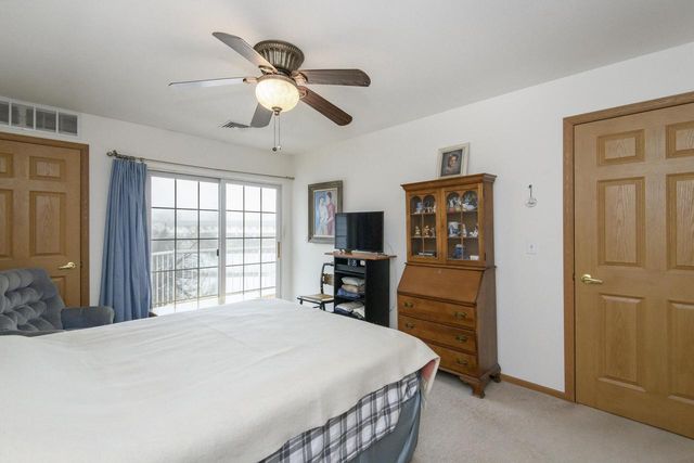 N114W16484 Crown COURT E, Germantown, WI 53022