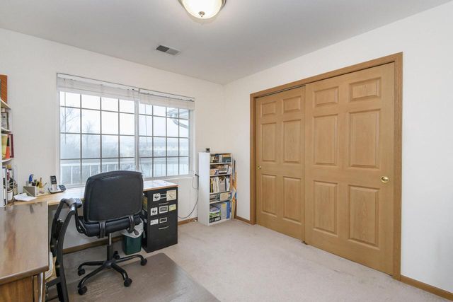 N114W16484 Crown COURT E, Germantown, WI 53022