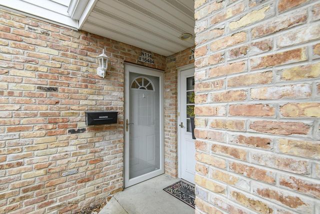 N114W16484 Crown COURT E, Germantown, WI 53022