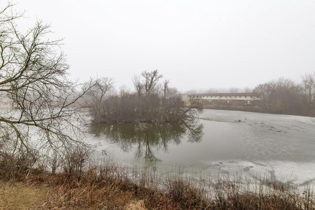 N114W16484 Crown COURT E, Germantown, WI 53022