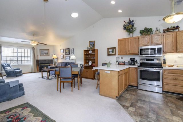 N114W16484 Crown COURT E, Germantown, WI 53022