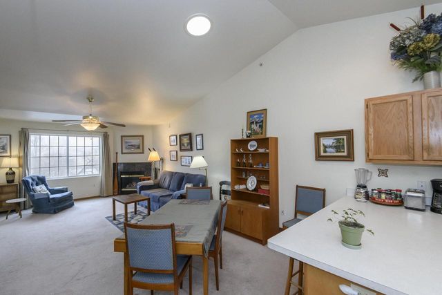 N114W16484 Crown COURT E, Germantown, WI 53022