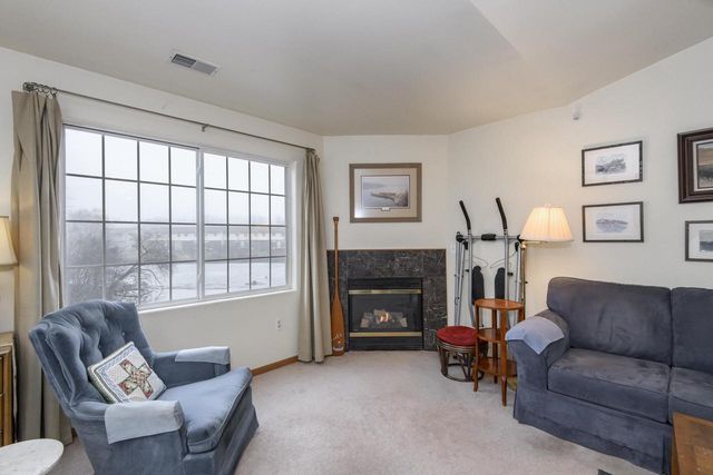 N114W16484 Crown COURT E, Germantown, WI 53022