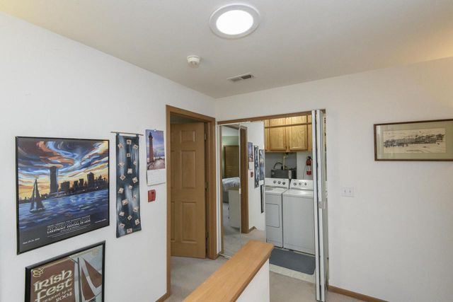 N114W16484 Crown COURT E, Germantown, WI 53022