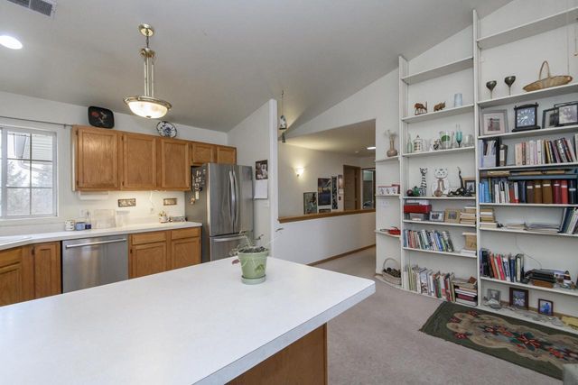 N114W16484 Crown COURT E, Germantown, WI 53022