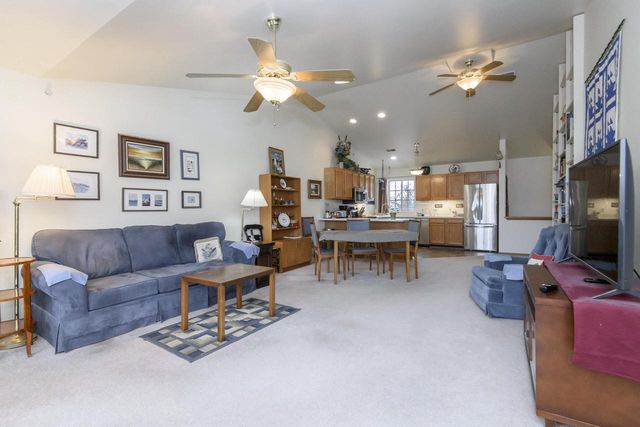 N114W16484 Crown COURT E, Germantown, WI 53022