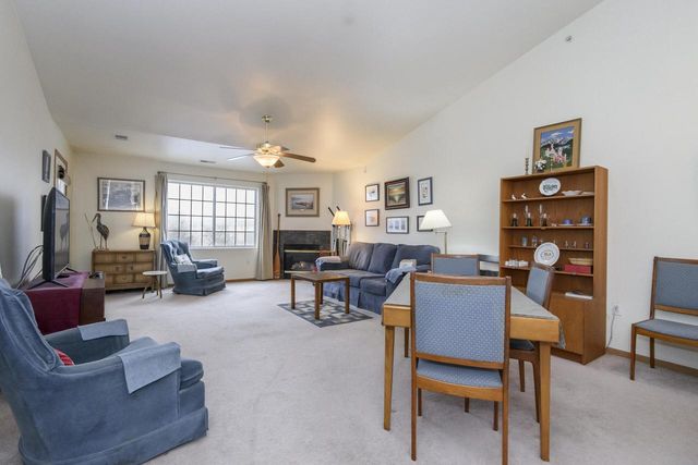 N114W16484 Crown COURT E, Germantown, WI 53022