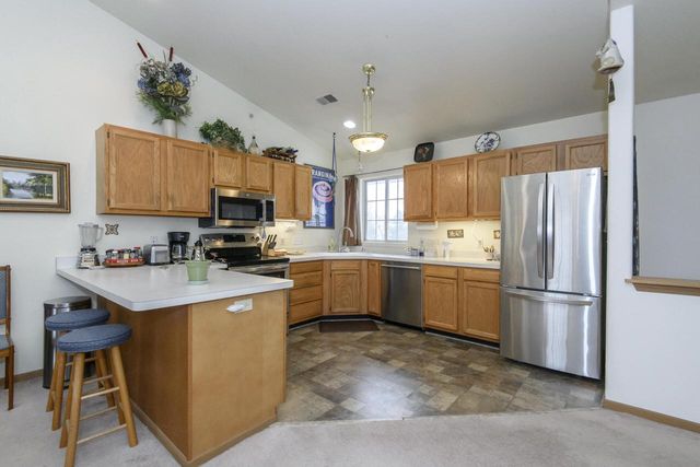 N114W16484 Crown COURT E, Germantown, WI 53022