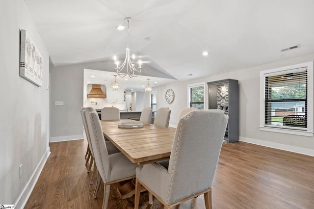 207 Oates Avenue, Easley, SC 29640