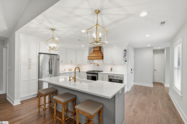 207 Oates Avenue, Easley, SC 29640