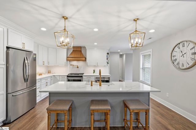 207 Oates Avenue, Easley, SC 29640
