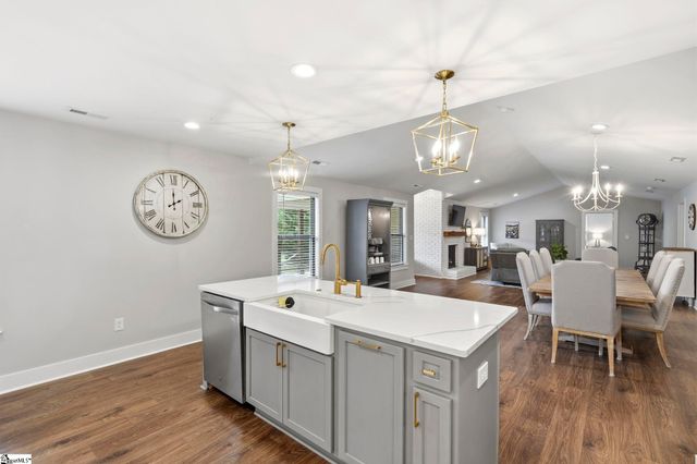 207 Oates Avenue, Easley, SC 29640
