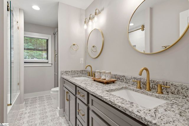 207 Oates Avenue, Easley, SC 29640
