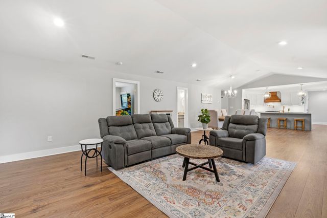 207 Oates Avenue, Easley, SC 29640
