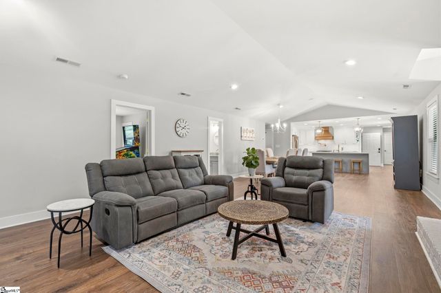 207 Oates Avenue, Easley, SC 29640