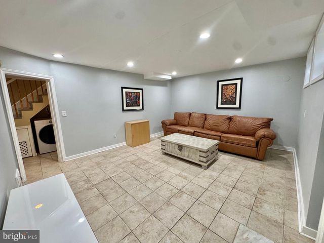 8815 READING RD, Silver Spring, MD 20901