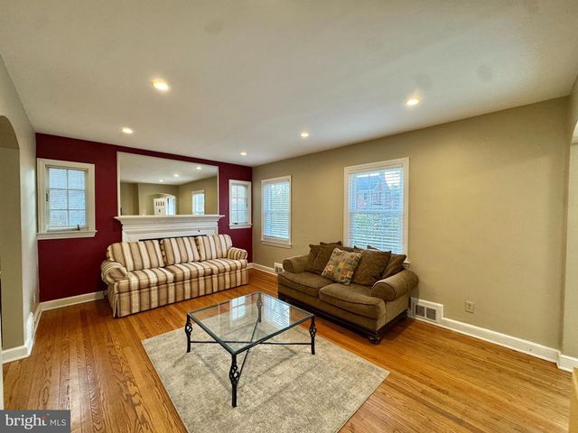 8815 READING RD, Silver Spring, MD 20901
