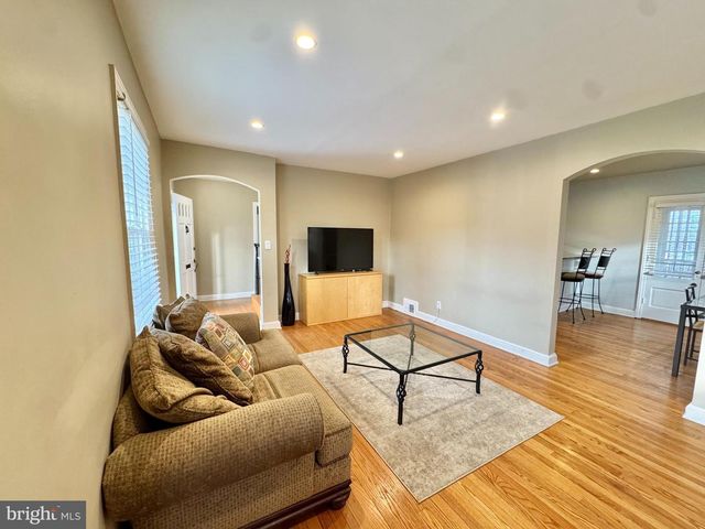 8815 READING RD, Silver Spring, MD 20901