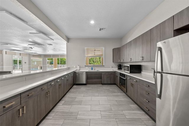 5222 NEW BRITTANY LANE, Zephyrhills, FL 33541