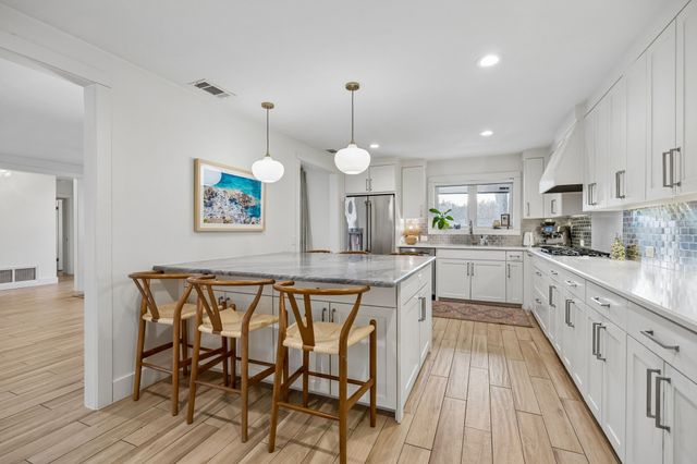 13806 Hughes Lane, Dallas, TX 75240