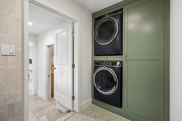 13806 Hughes Lane, Dallas, TX 75240