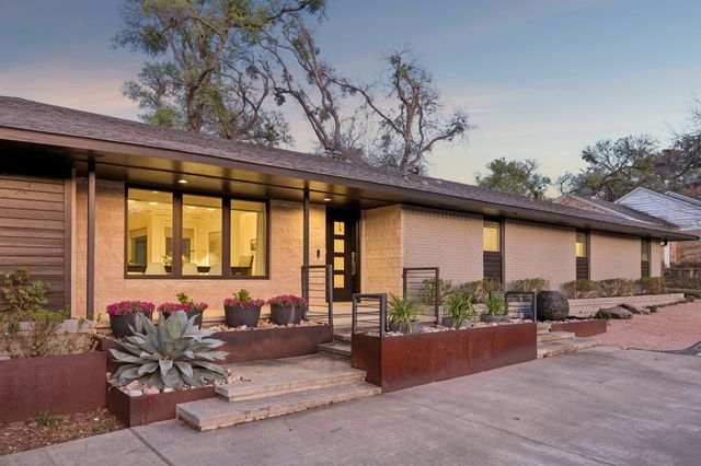 13806 Hughes Lane, Dallas, TX 75240