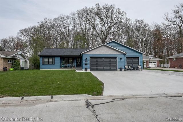 1521 Georgia Avenue, Marysville, MI 48040