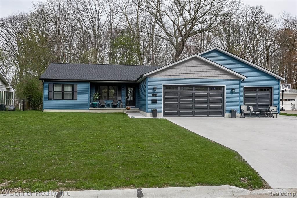 1521 Georgia Avenue, Marysville, MI 48040