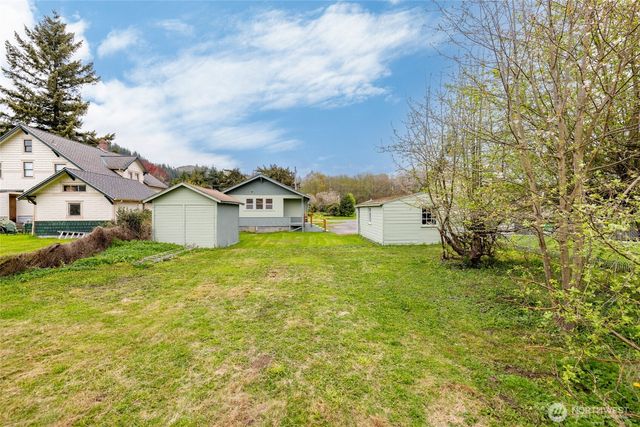 12372 Bartl Street, Clear Lake, WA 98235