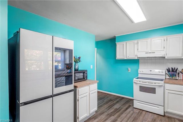 2401 Waverly Court, High Point, NC 27262
