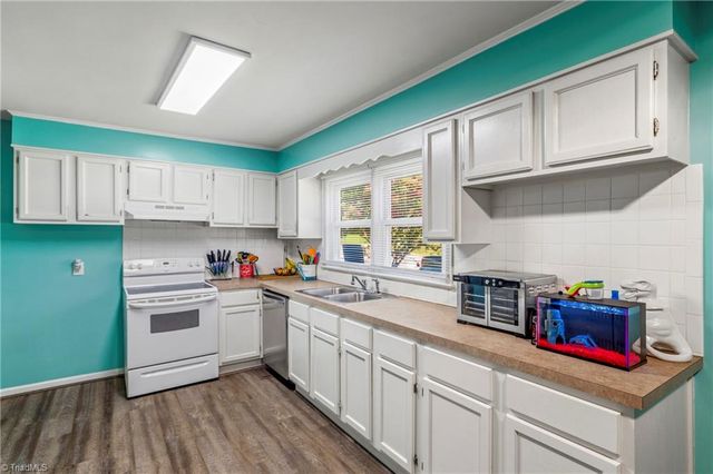 2401 Waverly Court, High Point, NC 27262
