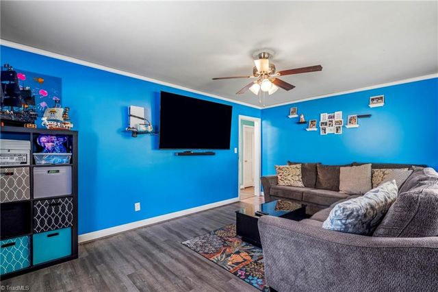 2401 Waverly Court, High Point, NC 27262