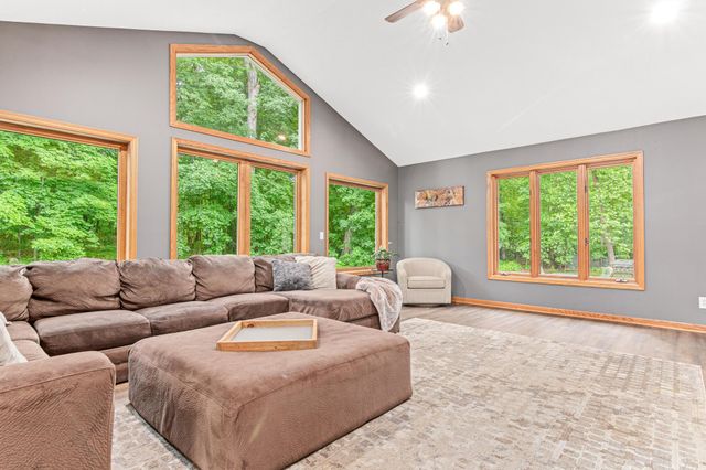 5540 Timber Trail, Maple Plain, MN 55359