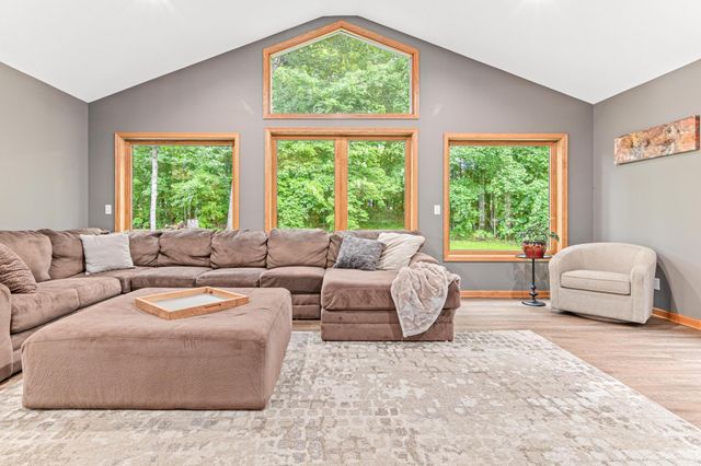 5540 Timber Trail, Maple Plain, MN 55359