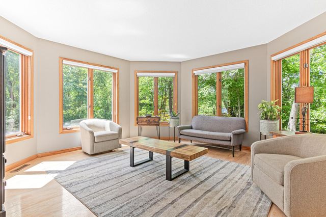 5540 Timber Trail, Maple Plain, MN 55359