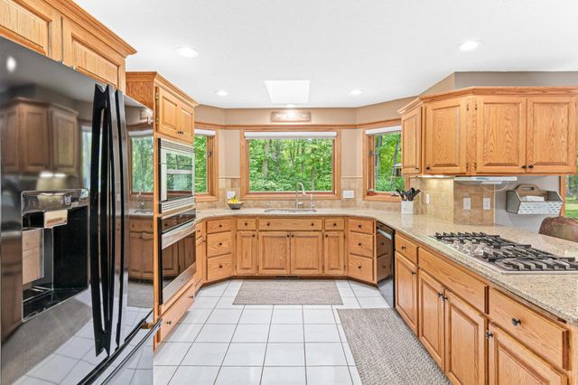 5540 Timber Trail, Maple Plain, MN 55359