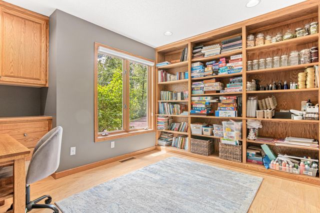 5540 Timber Trail, Maple Plain, MN 55359