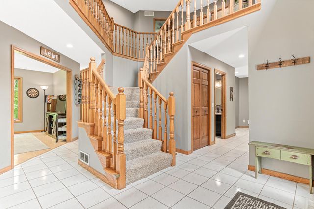 5540 Timber Trail, Maple Plain, MN 55359