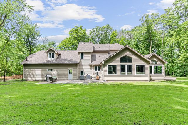 5540 Timber Trail, Maple Plain, MN 55359