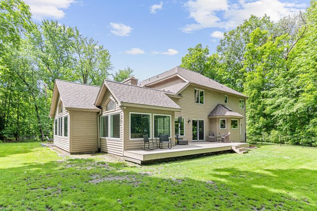 5540 Timber Trail, Maple Plain, MN 55359